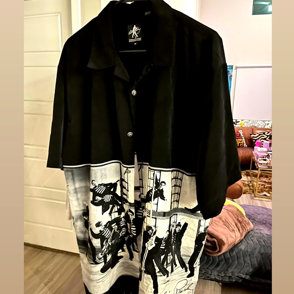 Elvis Button Down